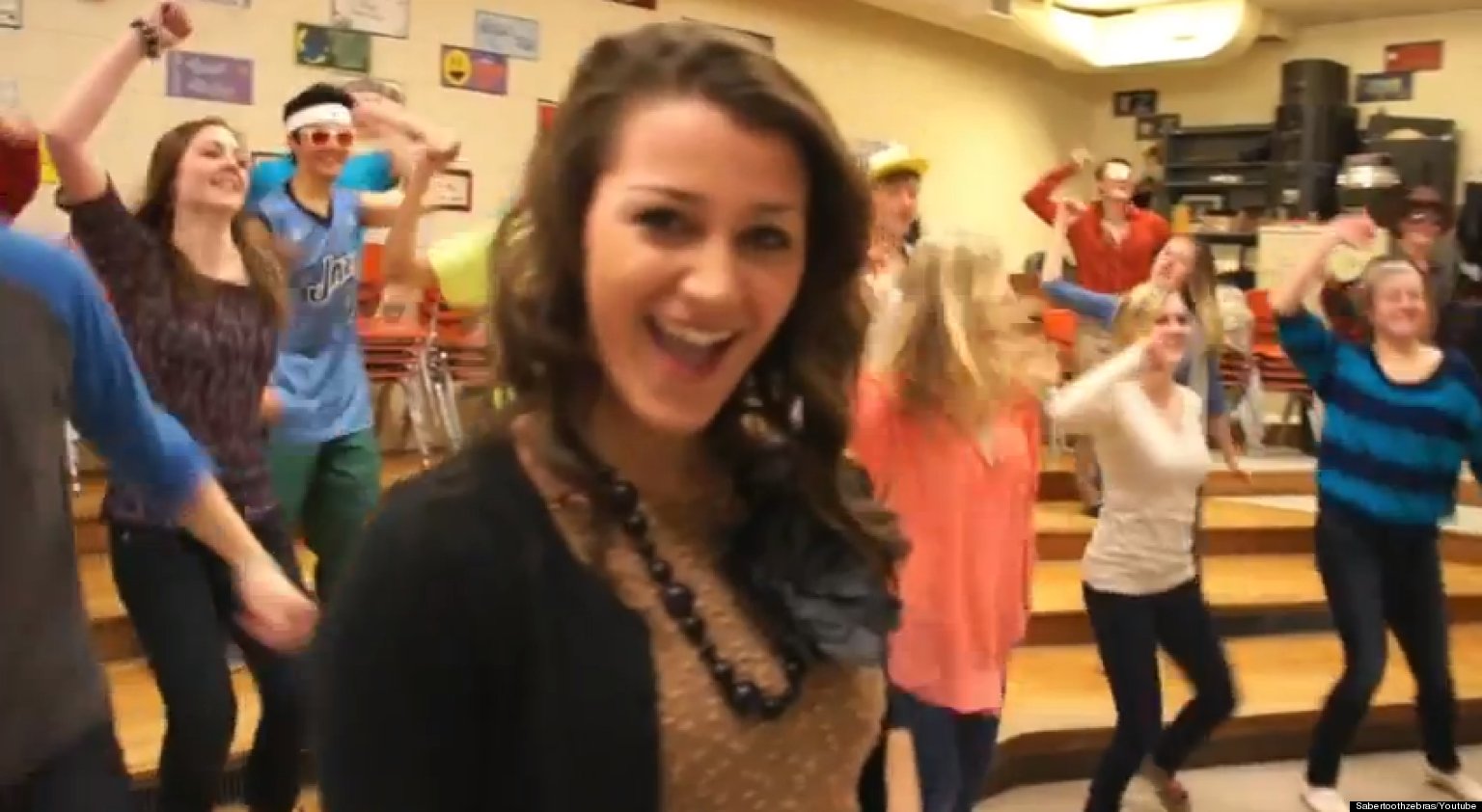 Highland Trouveres One Take Video High School Choir Dances To Pop