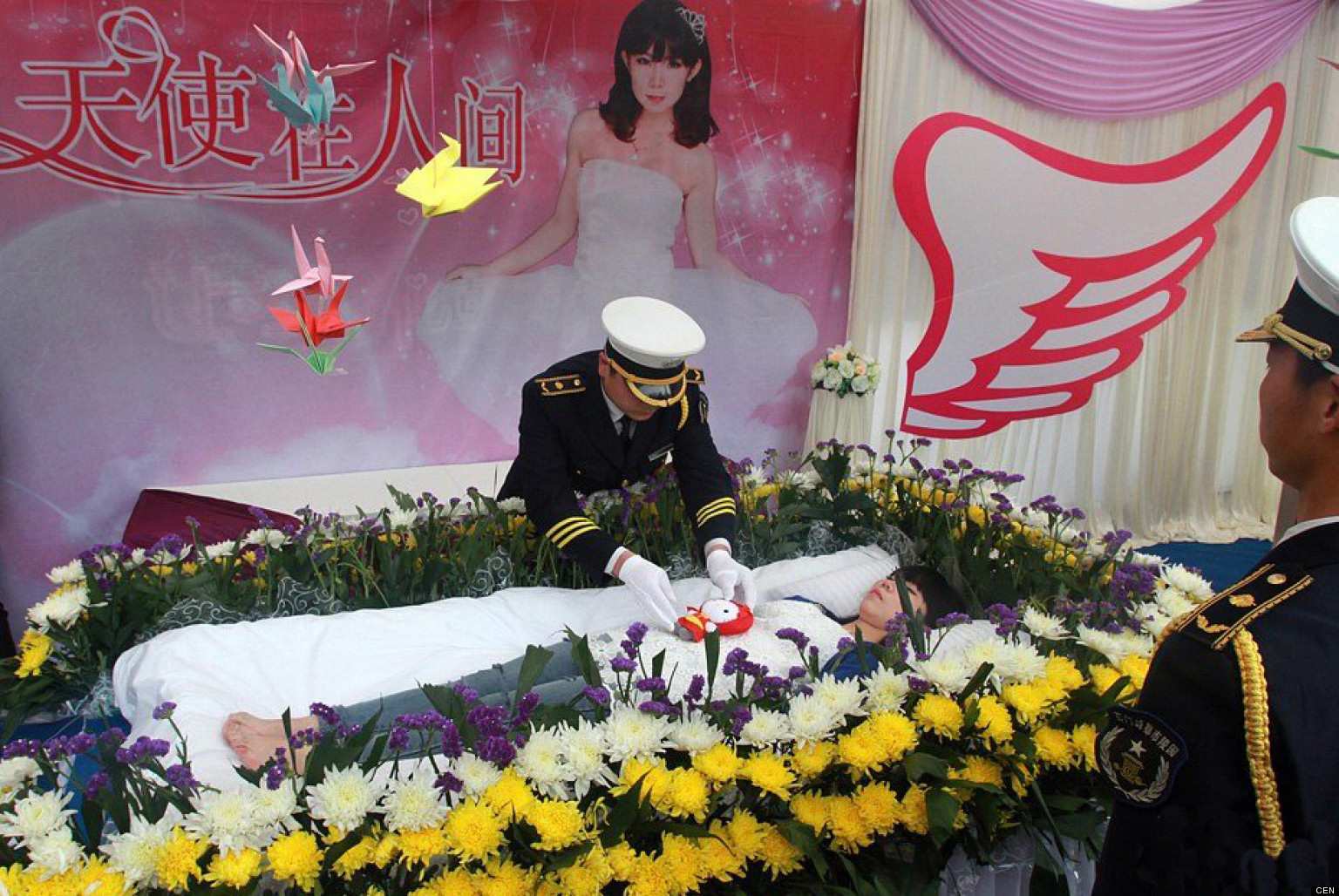 chinese-student-zeng-jia-hosts-own-funeral-pictures-huffpost-uk