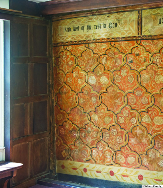 Elizabethan Wall Painting In 'Shakespeare's Crown Tavern' To Open To Public