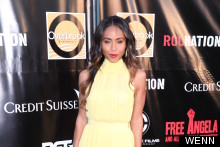Hello, Yellow: Jada Pinkett Smith Is A Ray Of Sunshine In Lovely Lemon Gown