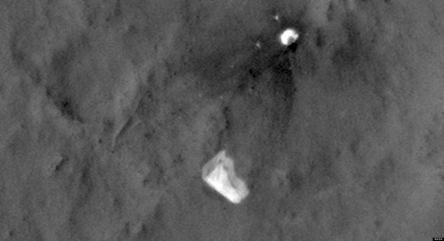 Curiosity Rover Parachute Flaps In Mars Wind In NASA Orbiter Photos