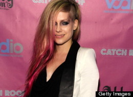 WATCH: Avril Lavigne And Chad Kroeger Got Engaged <em>Really</em> Fast