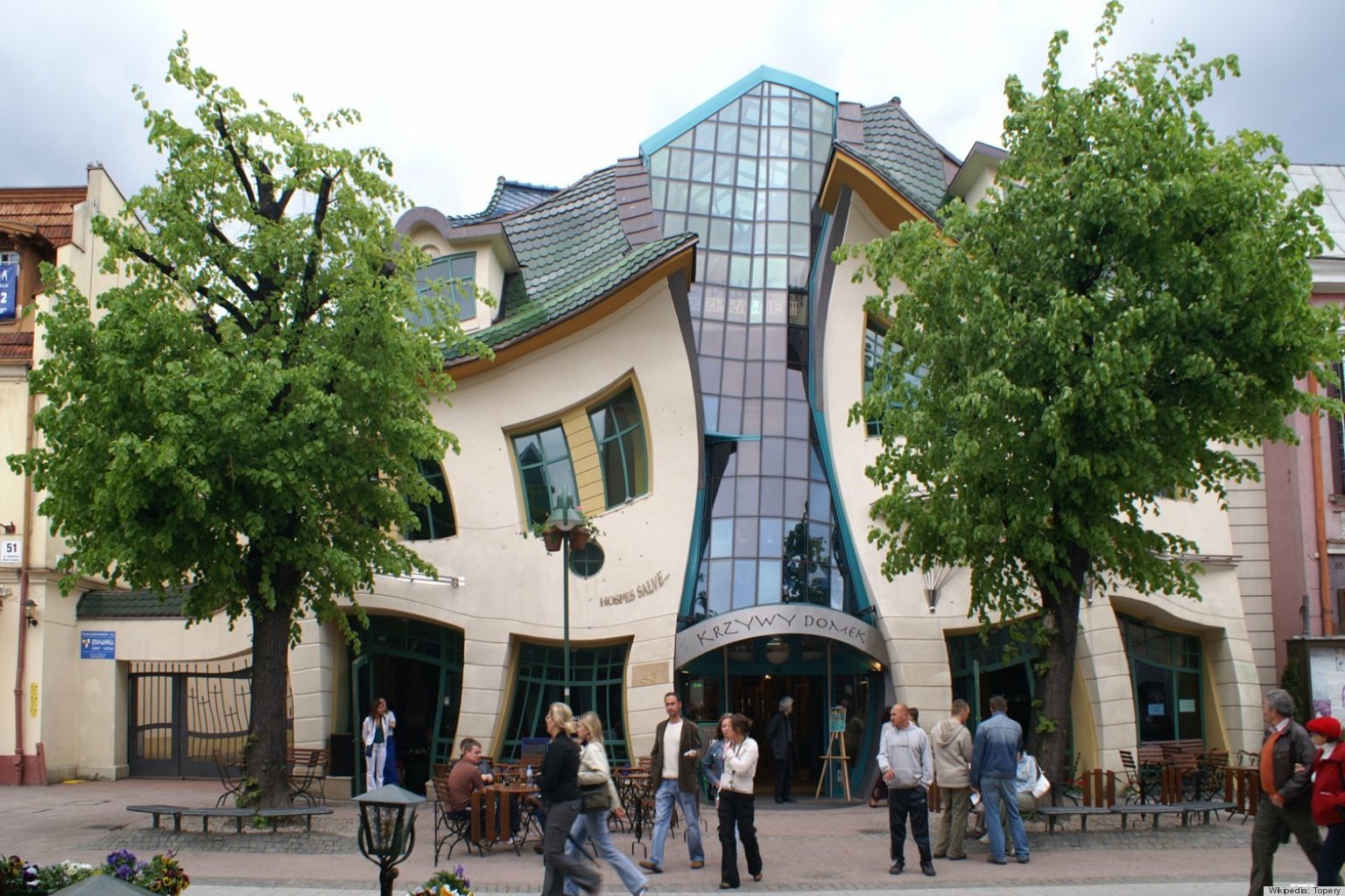 crooked-house-in-sopot-poland-is-like-a-children-s-book-come-to-life-photos-video-huffpost