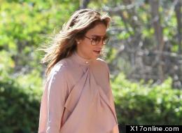 Jennifer Lopez en un vestido corto muy revelador (FOTOS)