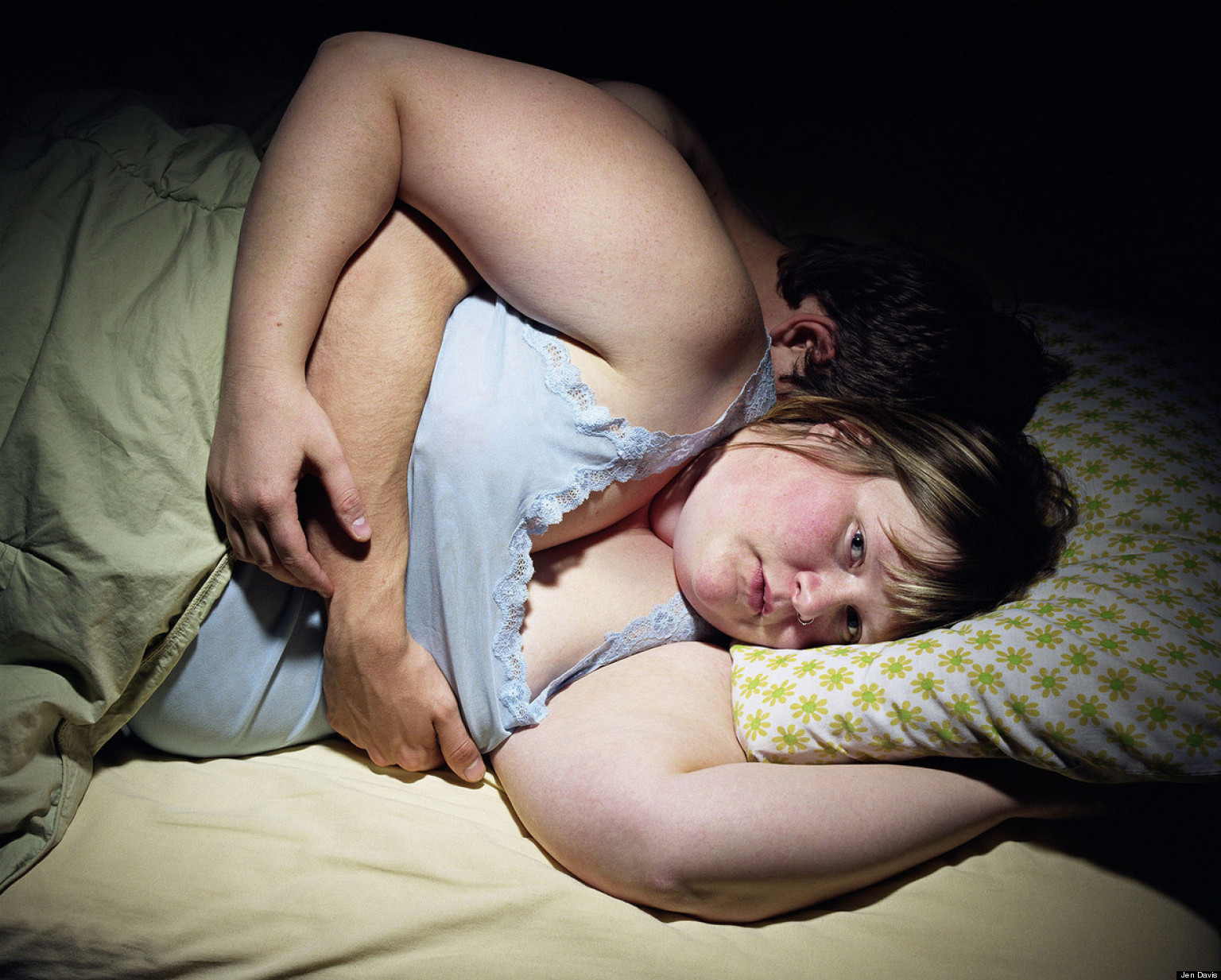 Тетя спит голая: смотреть эротические и постельные сцены из художественных фильмов