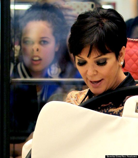 [Image: o-KRIS-JENNER-PHOTOBOMB-AT-SELFRIDGES-570.jpg?7]