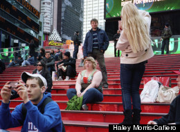 Photographer's 'Wait Watchers' Project Captures People Gawping At Her Size (PICTURES)