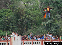 World Record-Holding Ponytail Zip-Liner Dies Repeating Stunt