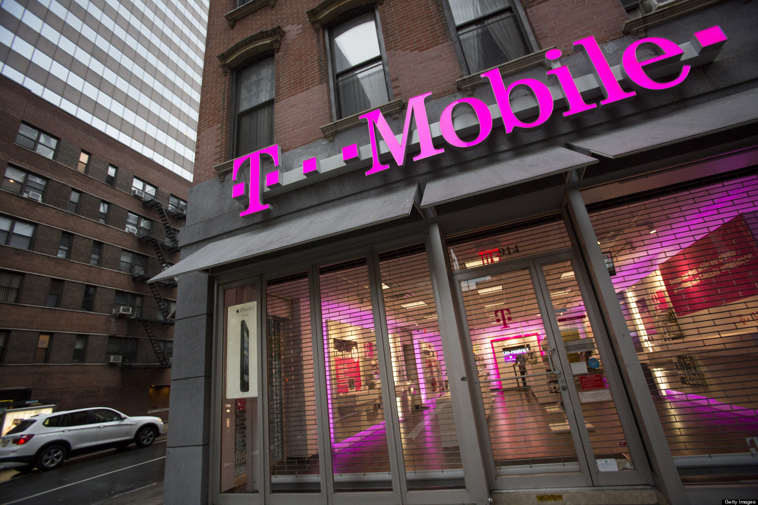 T-Mobile Allegedly Forced Pregnant Woman To Clock Out To ...