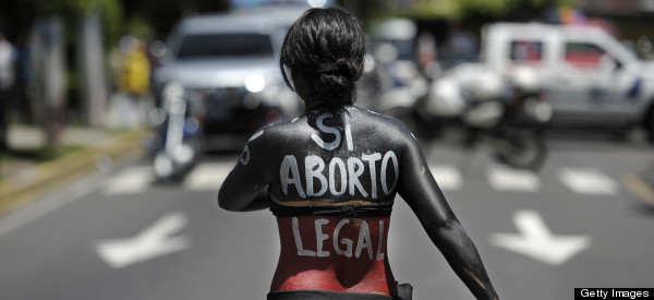 Aborto o muerte: piden salvar vida de mujer salvadoreña (VIDEO)
