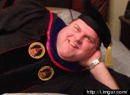 LOOK: Dad Makes Himself At Home In Rented Graduation Gown