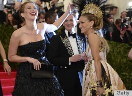 Este es el mejor 'photobomb' jamás visto en una alfombra roja (GIF)