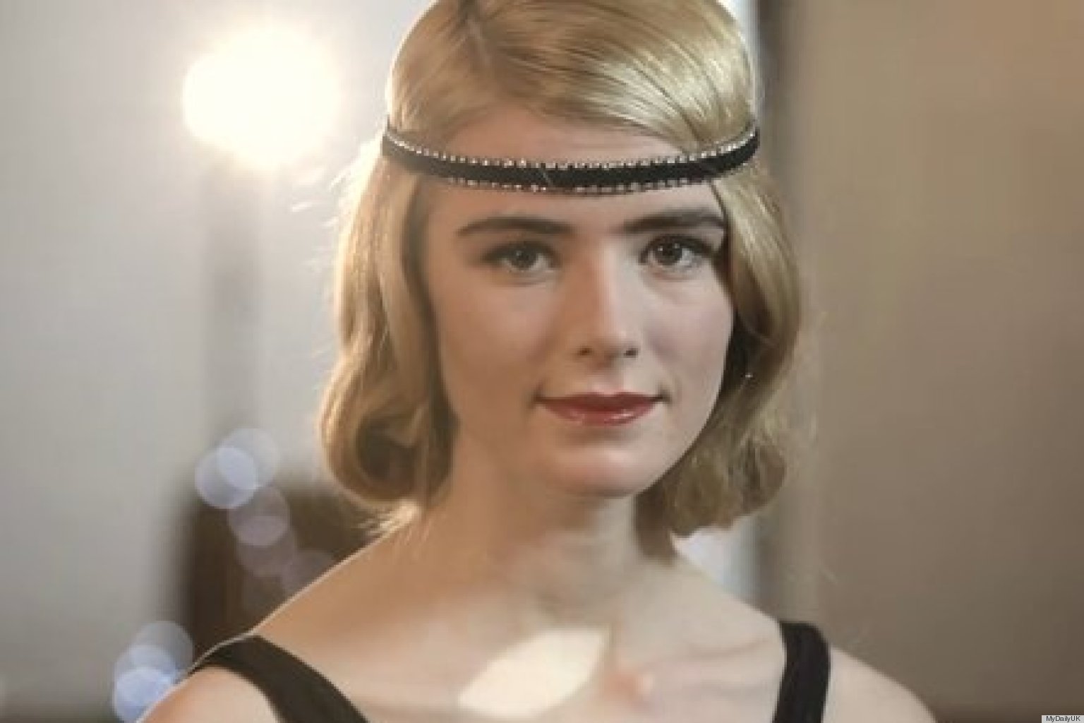 Flapper Girl Hair: How To Get A 1920s Waves Hairstyle (VIDEO)