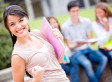 Latinos superan a blancos en proporción de graduados de la escuela secundaria