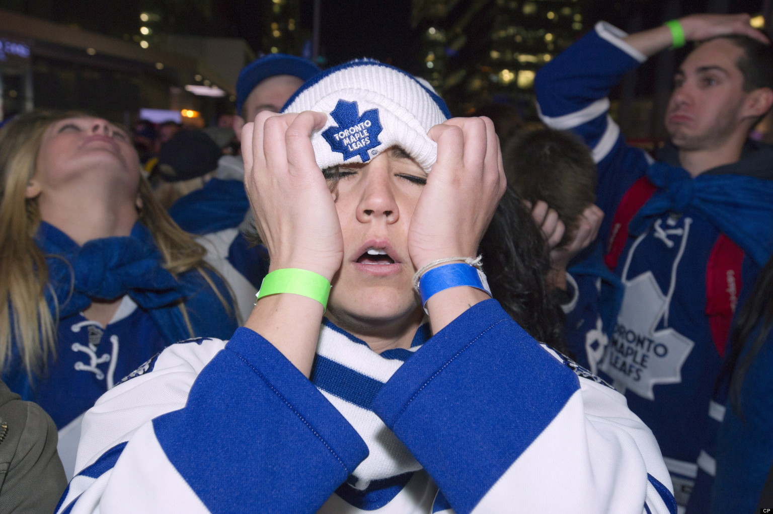 http://i.huffpost.com/gen/1135818/thumbs/o-NHL-PLAYOFFS-2013-TORONTO-MAPLE-LEAFS-facebook.jpg