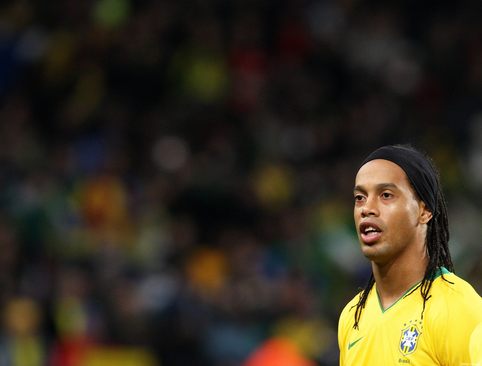 http://i.huffpost.com/gen/1137180/thumbs/o-RONALDINHO-BRAZIL-ITALY-facebook.jpg