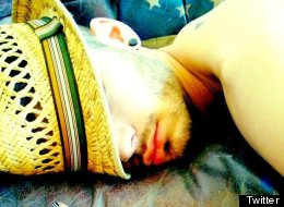 Hilarious Prank Zayn's GF Pulled While He Was Asleep