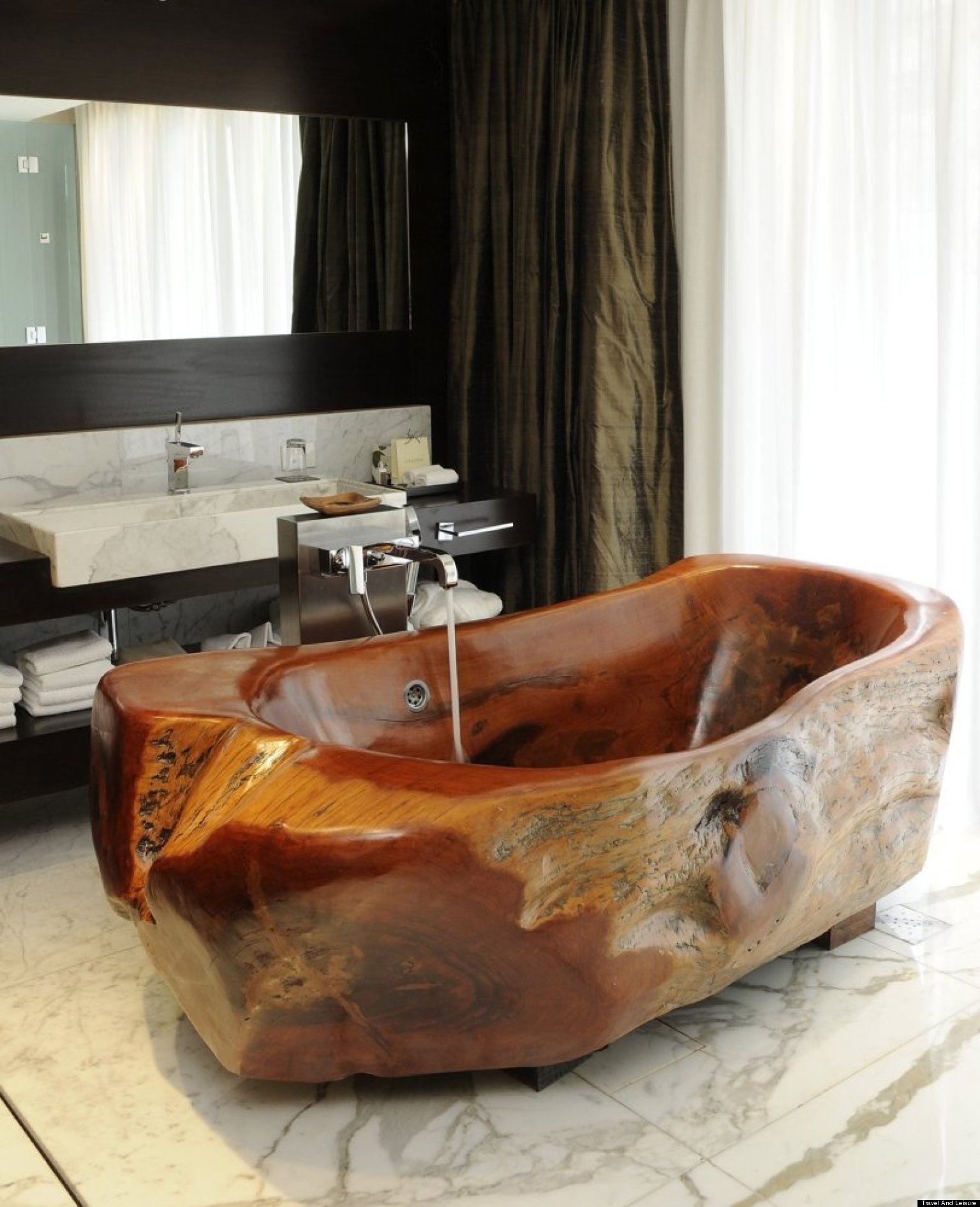 Worlds Coolest Hotel Bathtubs Photos Huffpost 3570