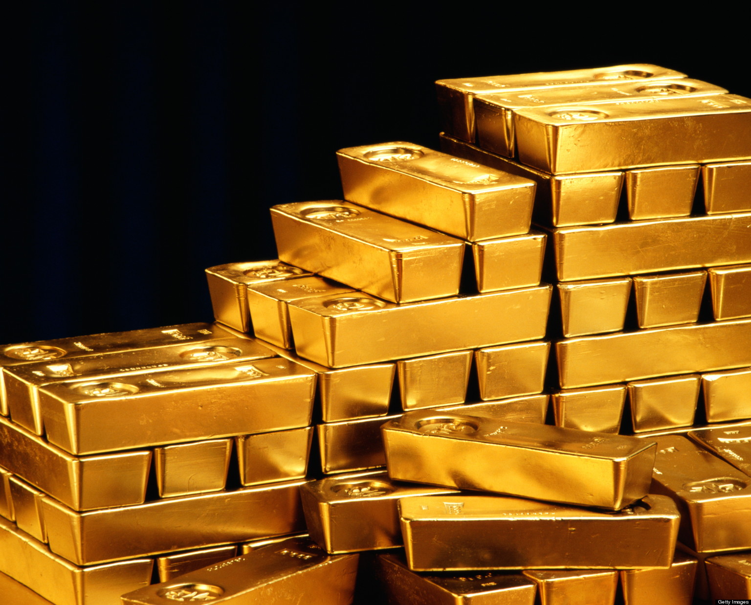 $625,000 Shipment Of Gold Stolen At Miami International Airport (VIDEO