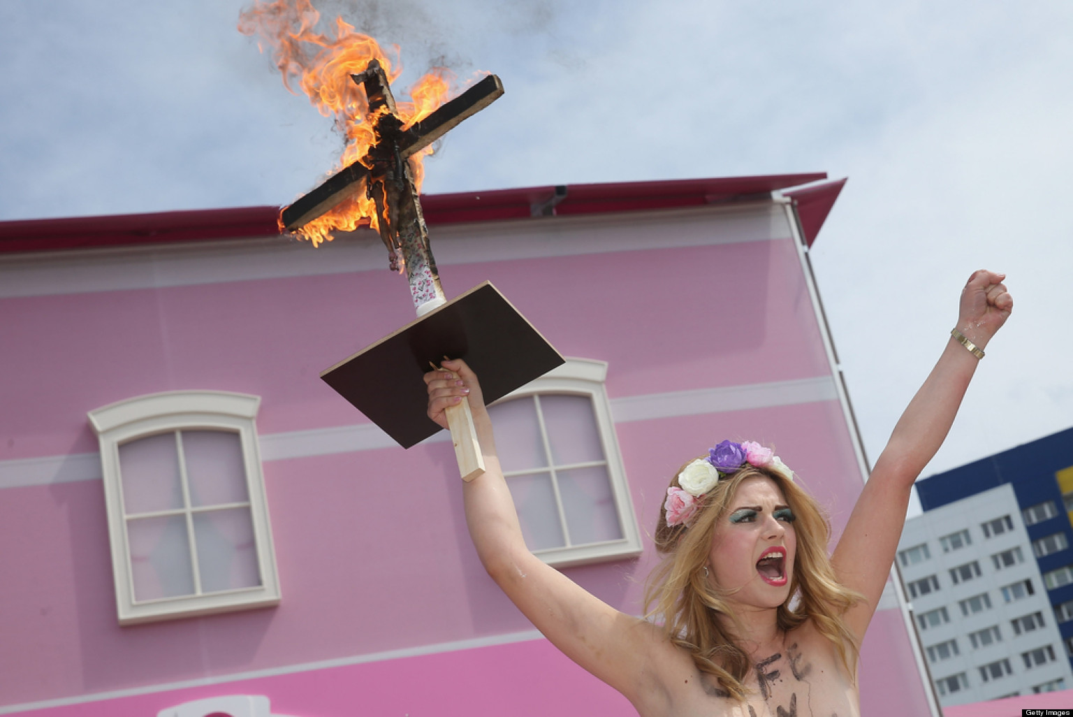 Topless femen protesters disrupt barbie dreamhouse experience opening in berlin photos huffpost