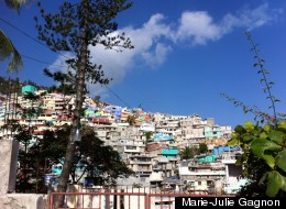 «Jalousie en couleur»: transformation extrême d'un bidonville (REPORTAGE/PHOTOS)