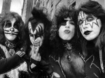 Kiss 1976