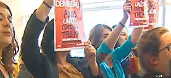 La carcajada, nueva forma de protesta en Portugal (VÍDEO)