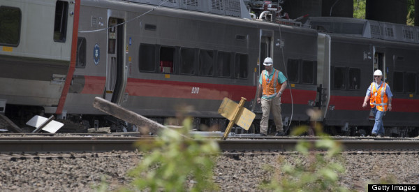 Investigan causa de devastador choque de trenes en Connecticut