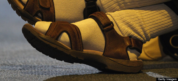 Pakistan: Don't Wear Socks