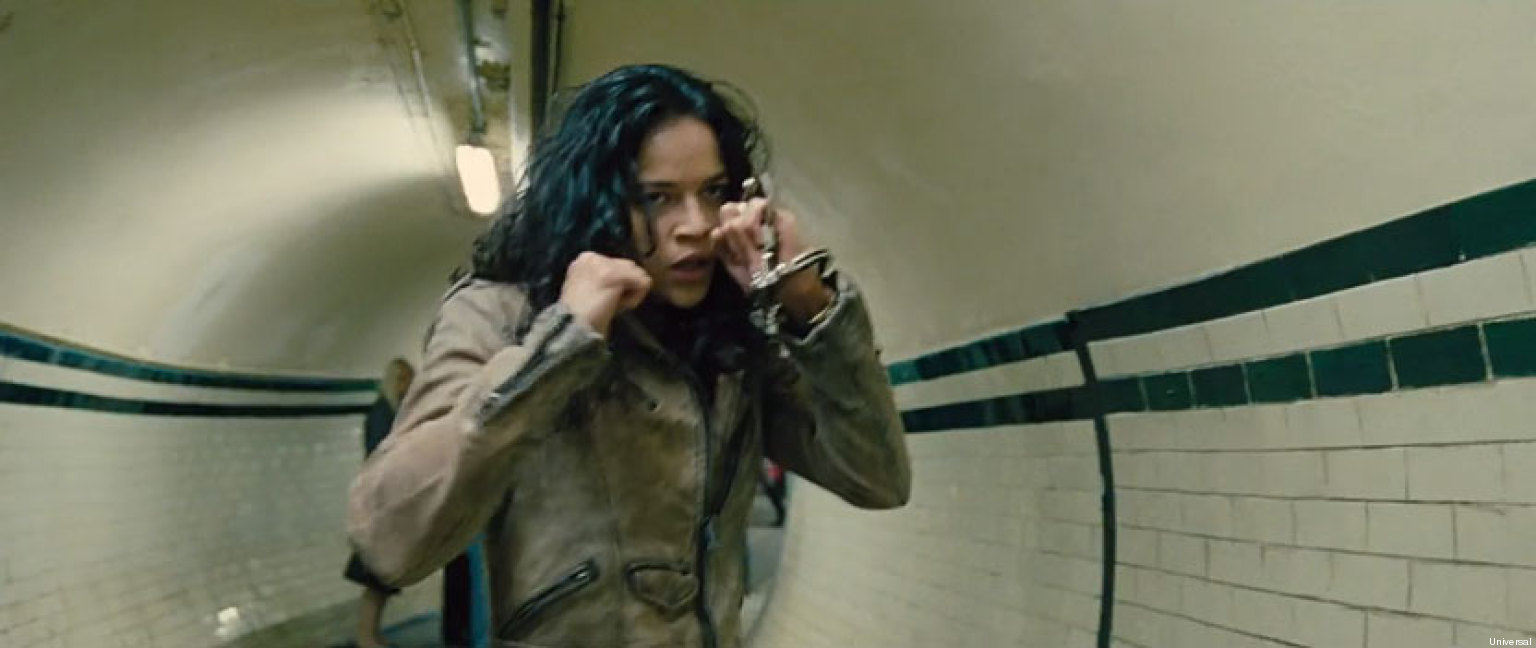 Michelle Rodriguez y Gina Carano escena de pelea en 'Fast & Furious 6