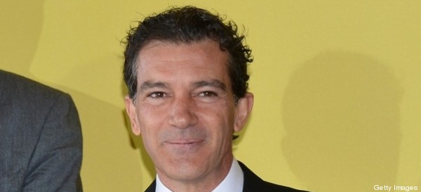 Detalles de Banderas en la cinta sobre los mineros chilenos