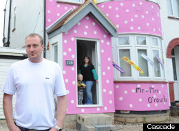 PIC: House Painted Like 'Mr Blobby' In Revenge Prank