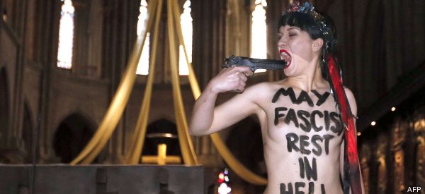 Desnuda en Notre-Dame: 