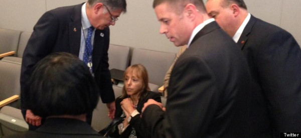 IDENTIFICAN A LA MUJER QUE INTERRUMPIÓ DISCURSO DE OBAMA