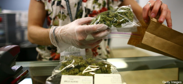 Angelinos tienen dudas sobre venta de marihuana