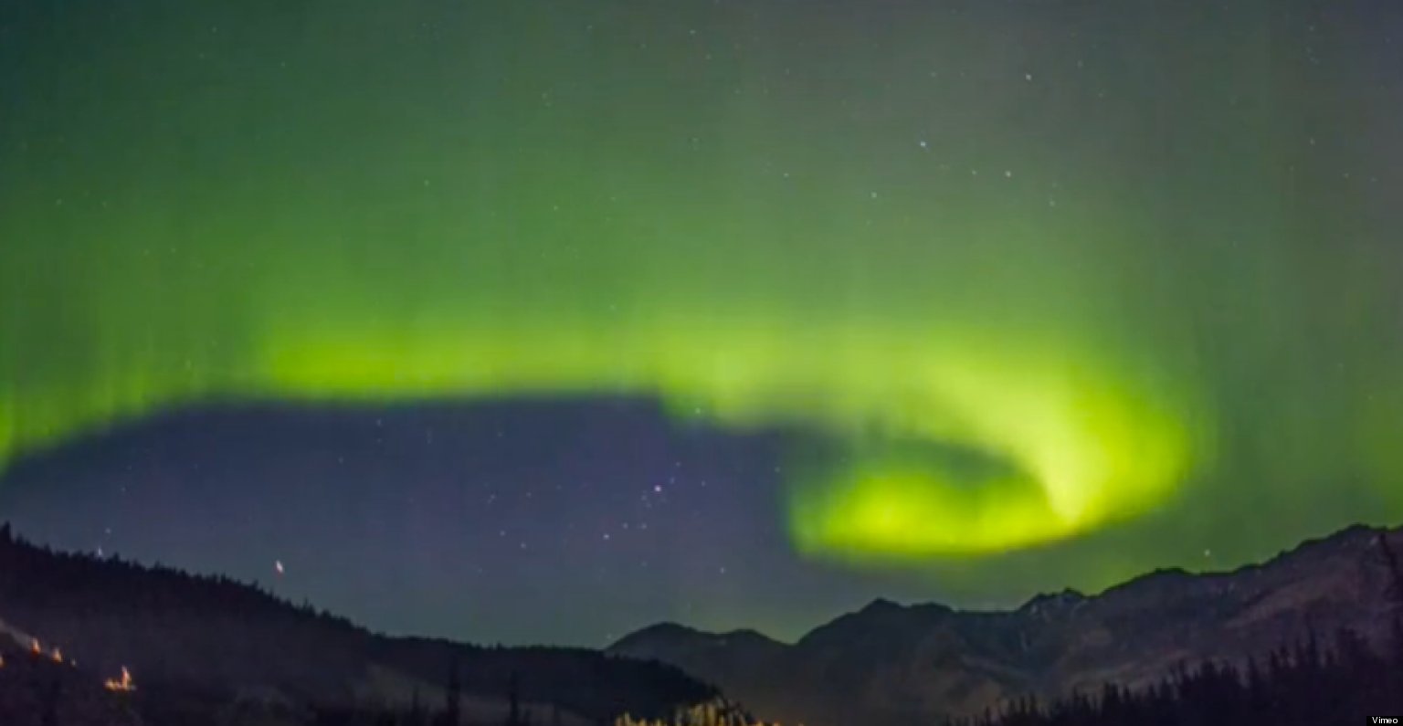 The Northern Lights Above Jasper National Park Are Stunning (VIDEO)