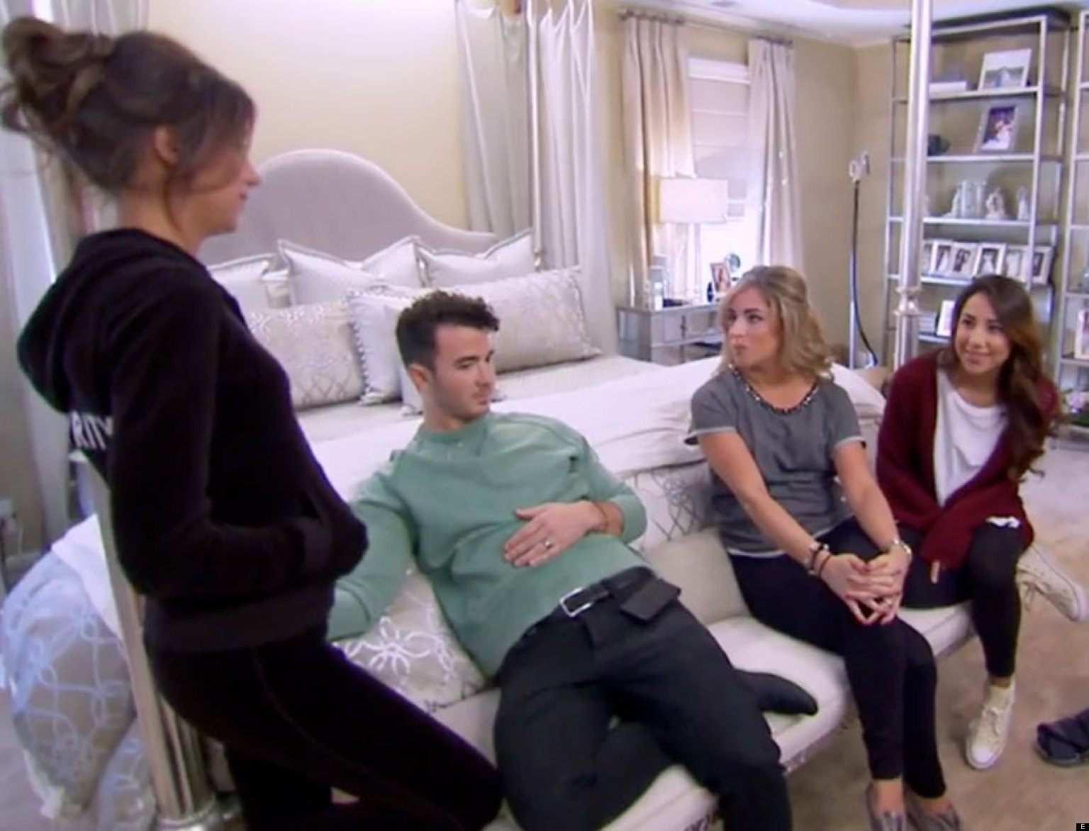 Married To Jonas Season Finale Addresses Sex Tape Rumors Video Huffpost