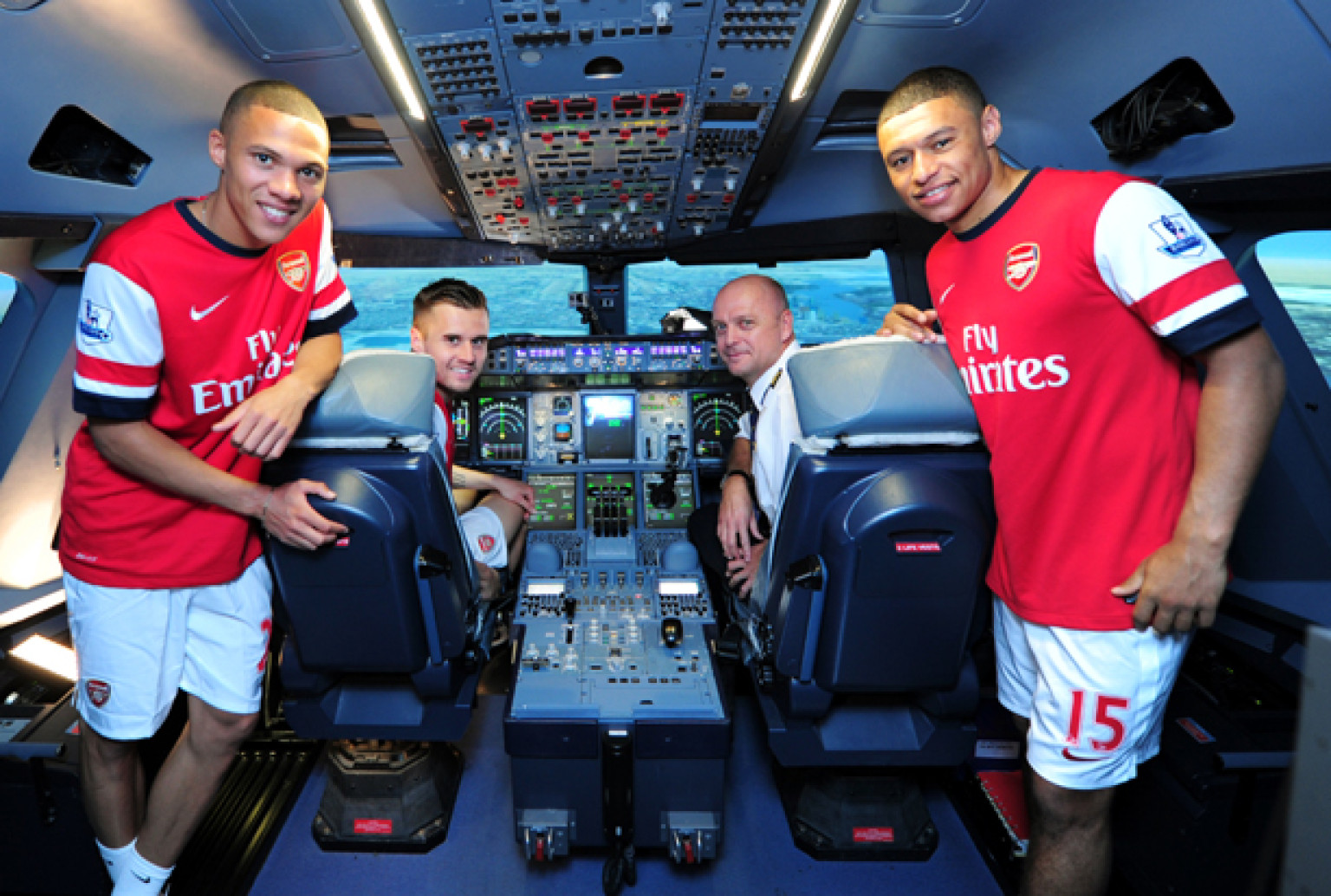 Arsenal Players Test Emirates Flight Simulator (PICTURES) HuffPost UK