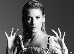 Mélanie Laurent nue avec un crabe (PHOTOS)