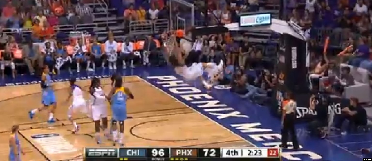 Brittney Griner Sets WNBA Record With Two Dunks In Debut (VIDEOS