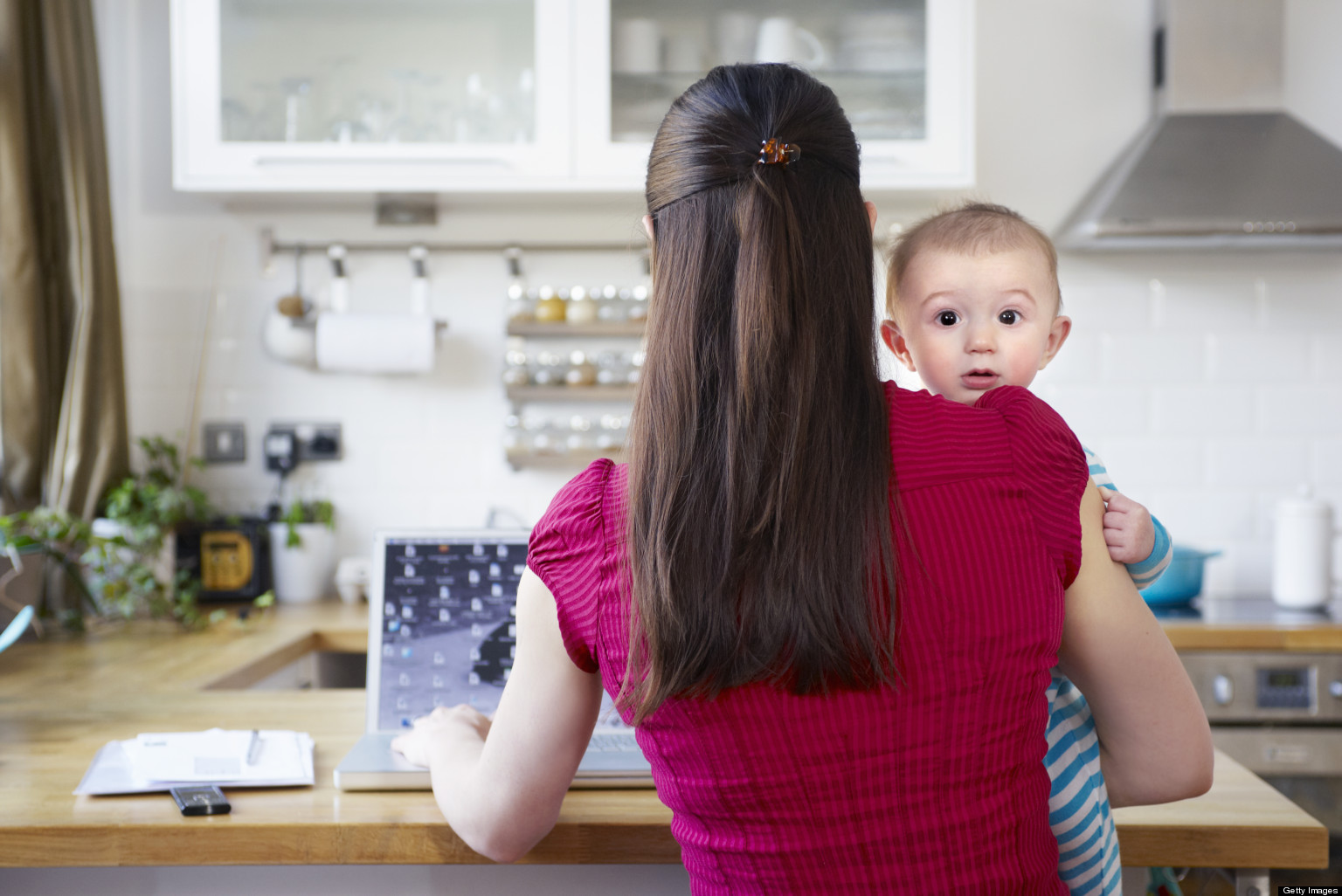 Single Moms: Pew Research Center Finds That Moms Are Breadwinners In 40
