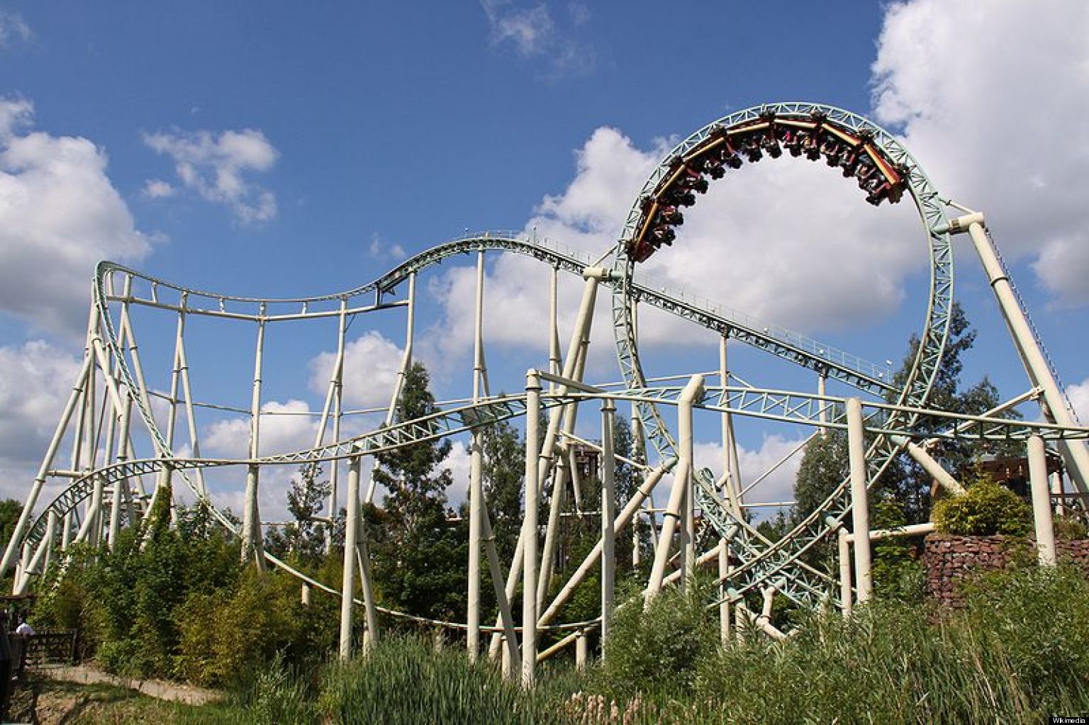 roller-coasters-around-the-world-the-fastest-scariest-biggest-rides