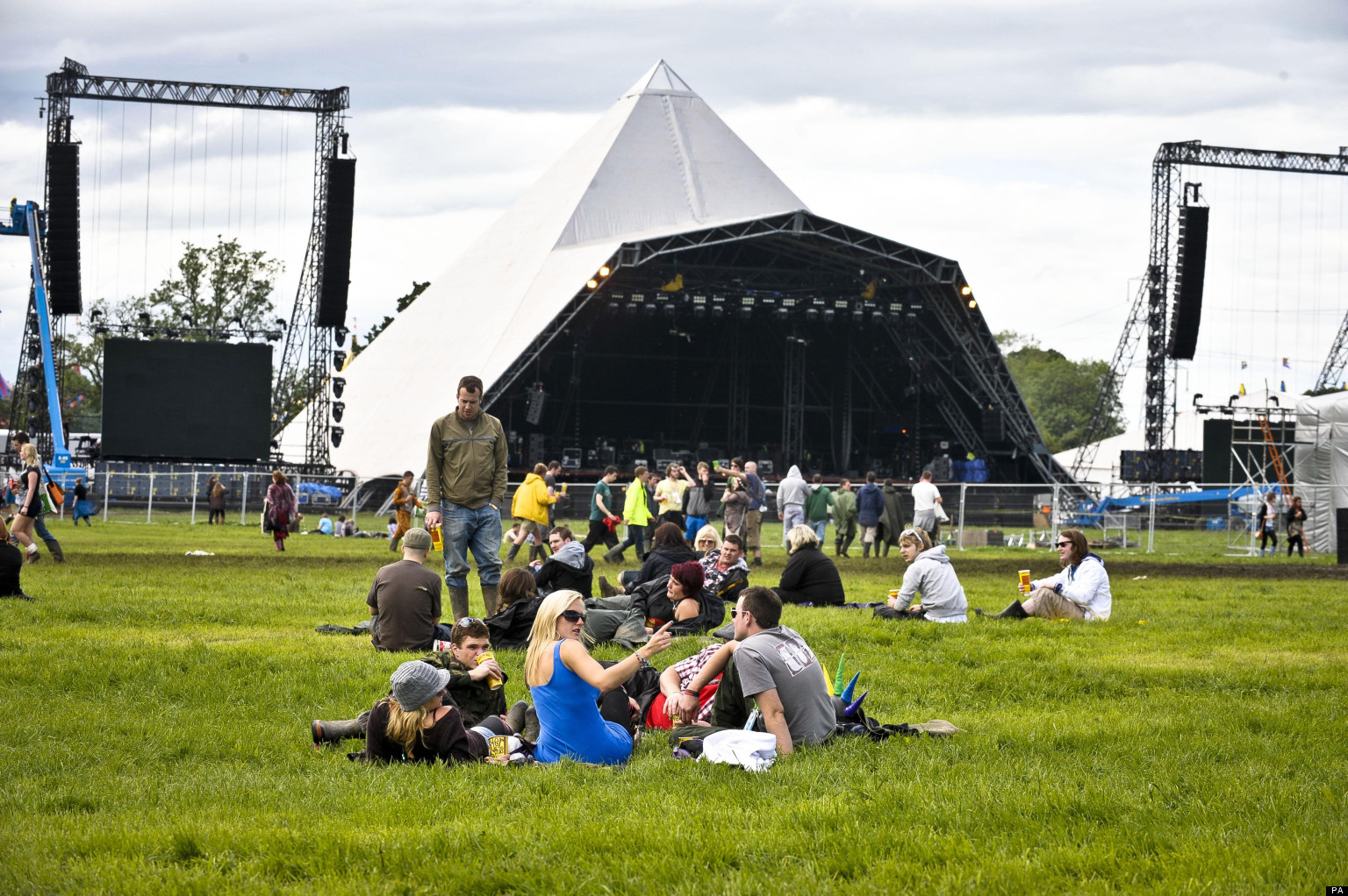 Glastonbury Festival BBC Plans Live Streaming From Six Stages In