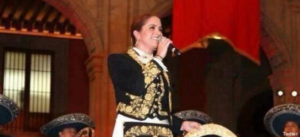 Lucero canta para el presidente de China