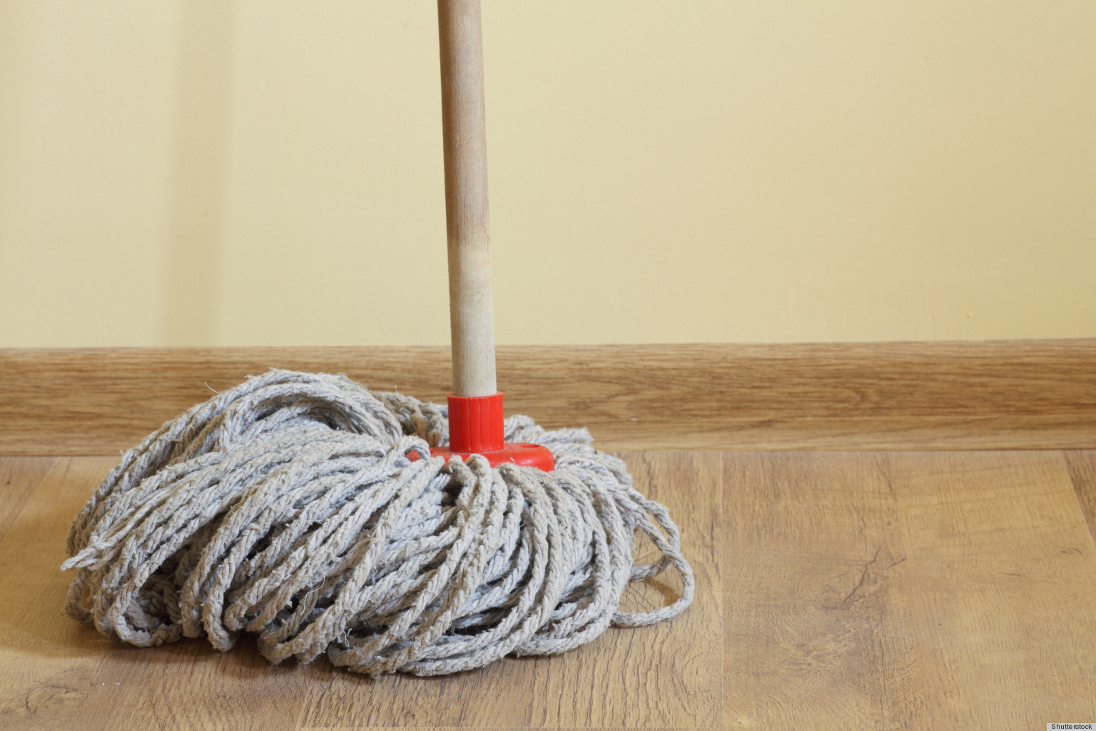 clean-your-mop-because-it-can-spread-nasty-germs-throughout-the-house