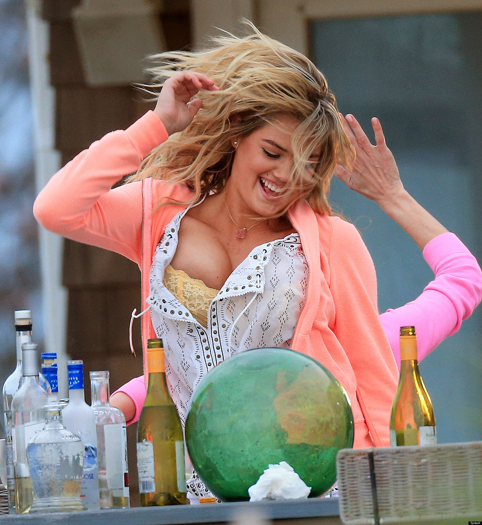 Kate Upton Has Trouble Containing Her Famous Assets On Set Of 'The