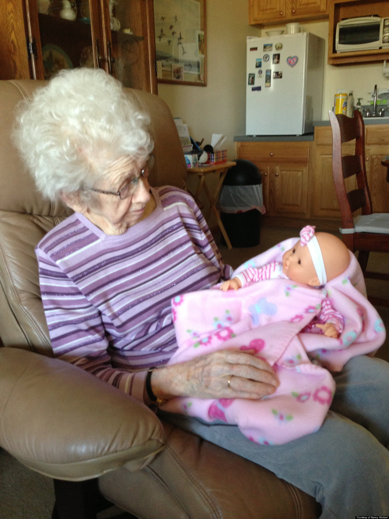 Bringing Comfort Alzheimer's Sufferers And Baby Doll Therapy HuffPost