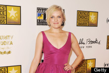 Pretty In Pink: Elisabeth Moss Is Radiant In Plunging Prom Dress At Critics' Choice Awards