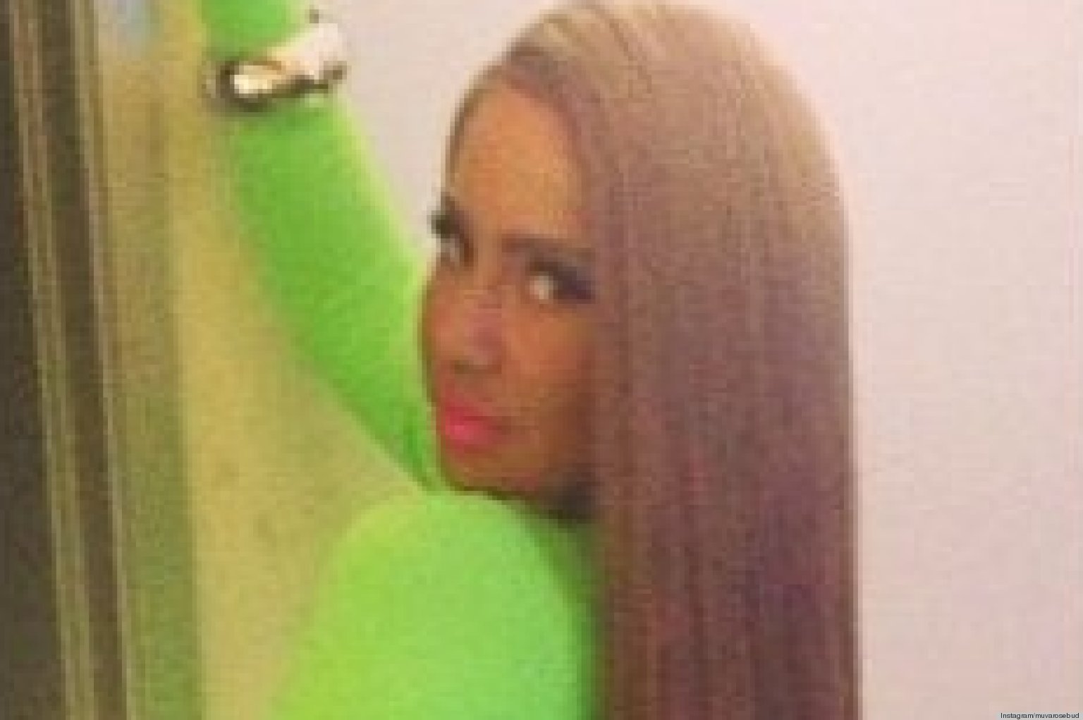 Amber Rose S Long Hair Catches Us Off Guard Photos Huffpost