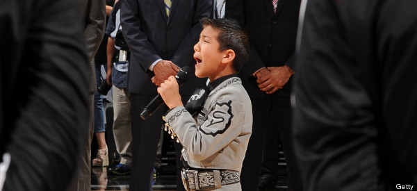 Sebastien de la Cruz cantó otra vez y fue aclamado en San Antonio